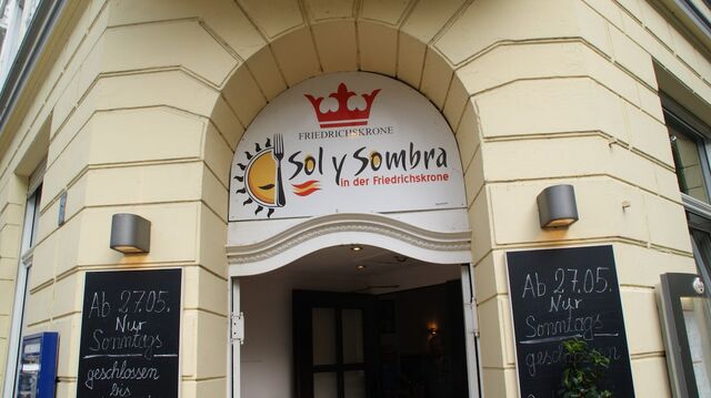 Mehr als 20 Jahre in der Stadt, mit bestem Service und Essen im reinsten spanischen Stil. Restaurant Sol y Sombra, Düsseldorf