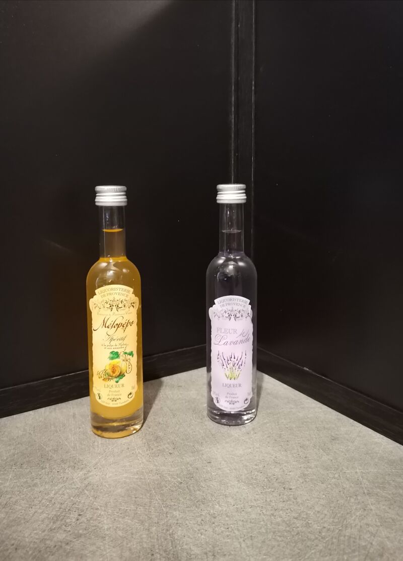 Mélopépo = liqueur melon et amandes 10cl / Fleur de Lavande 10cl=7.20€ 