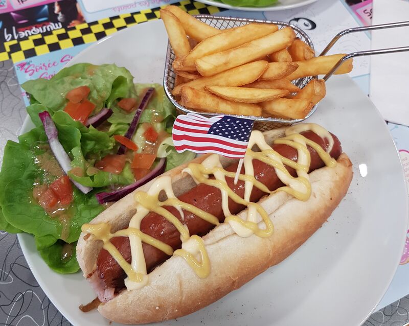 Véritable HOT DOG saucisse de boeuf selon la tradition new-yorkaise !!