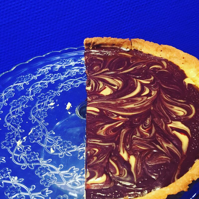 Tarte marbrée chocolat Weiss et beurre de cacahuètes