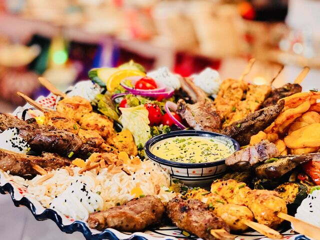 Eine kulinarische Reise durch Marokko:
Aladin & die Wunderplatte 💙