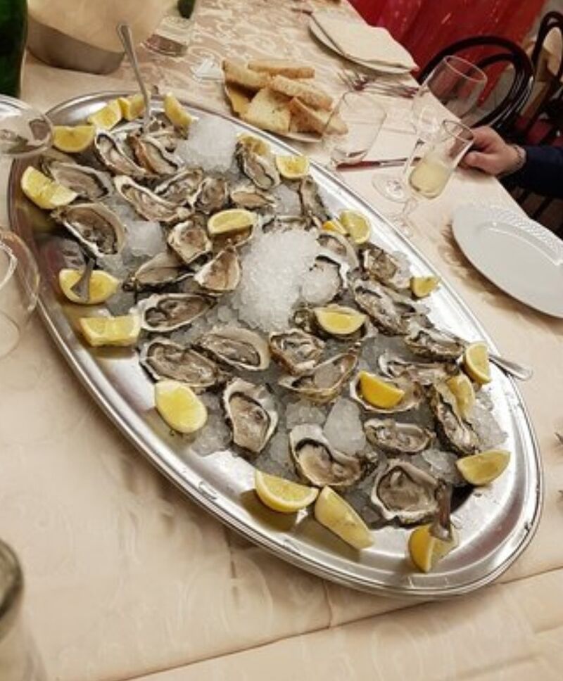 Su richiesta, potrete provarle per festeggiare un evento... ovviamente accompagnate dallo champagne.