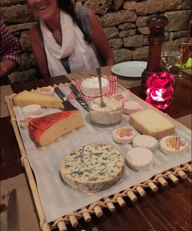 A la grange du Cros le plateau de fromage est inclus dans le menu.