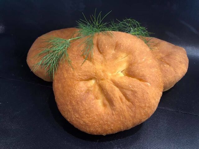 Beljasch - Hefeteig gefüllt mit gem. Hack, Frittieröl 