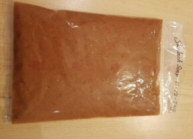 Alle produkten zijn vacuum verpakt in kookzakken, die u makkelijk kunt opwarmen in een pan met warm water.