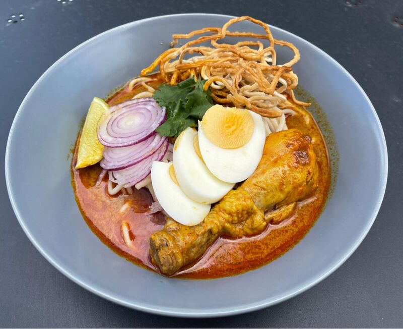 Khao Soi Kai
Nouilles au curry soupe au Poulet
