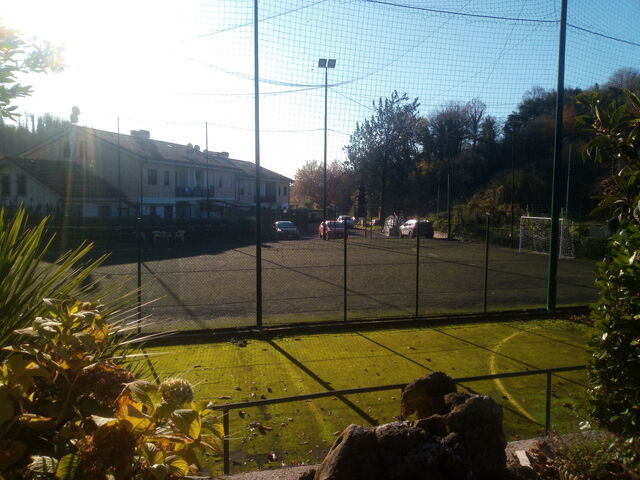 La nostra struttura è adibita anche allo sport, campo da calcetto con erba sintetica. Manto erboso rifatto da poco.