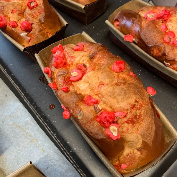Brioches aux pralines roses