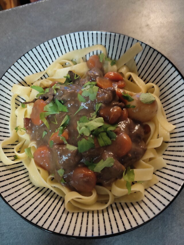 Boeuf bourguignon, tagliatelles