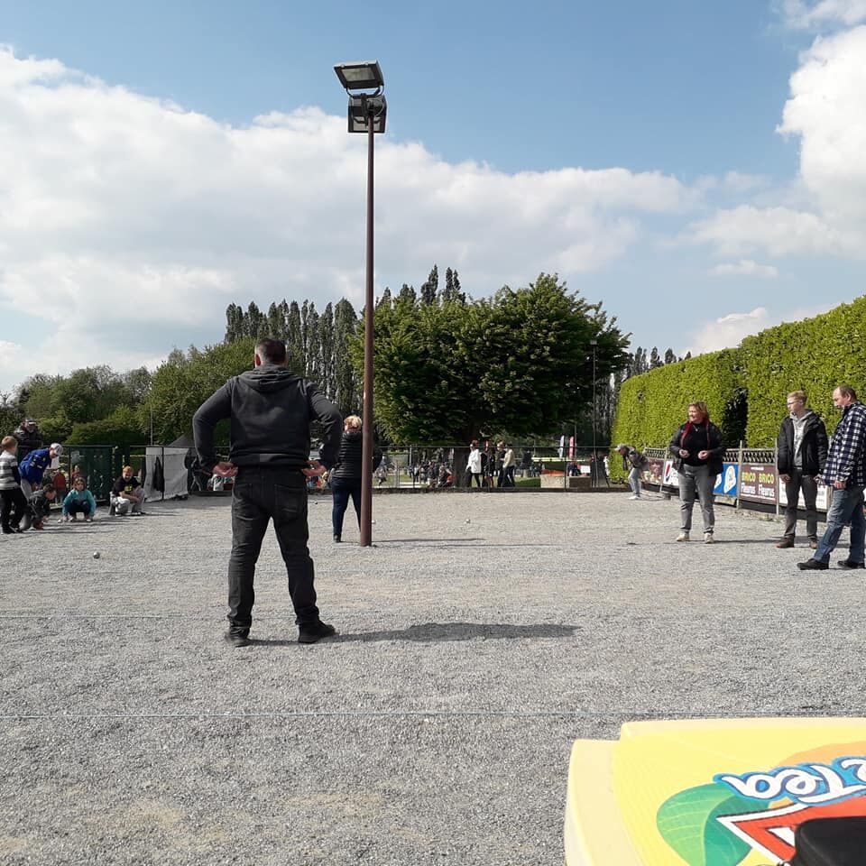 Terrain de pétanque à disposition du club , de ses membres et des clients de la brasserie 