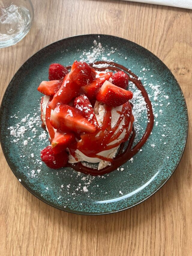 Pavlova fruit rouge que l’on propose le samedi 