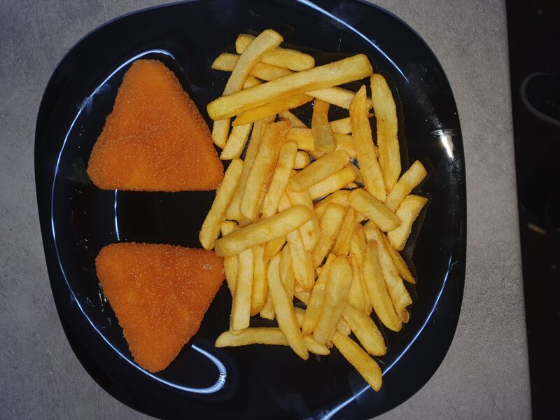 Rántott sajt tál választható üdítővel
1190 Ft