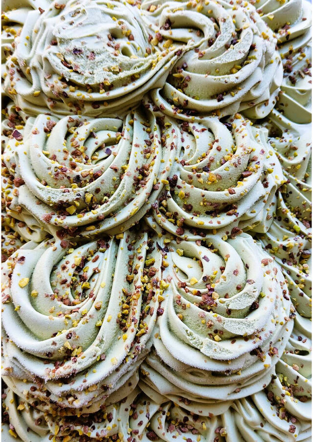 Découvrez notre glace a la Pistache, un produit issu du terroir italien, offre une dégustation croquante et gourmande.