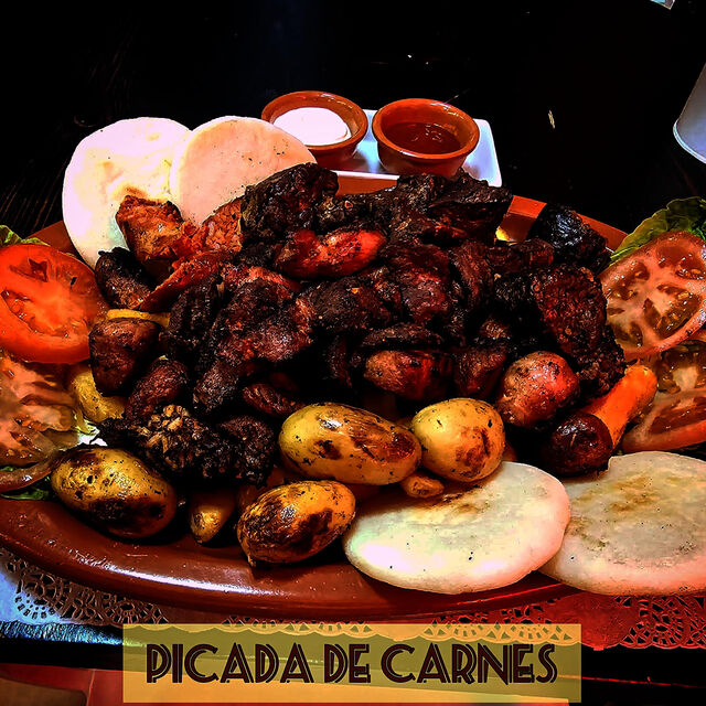 Parilla de carnes picadas