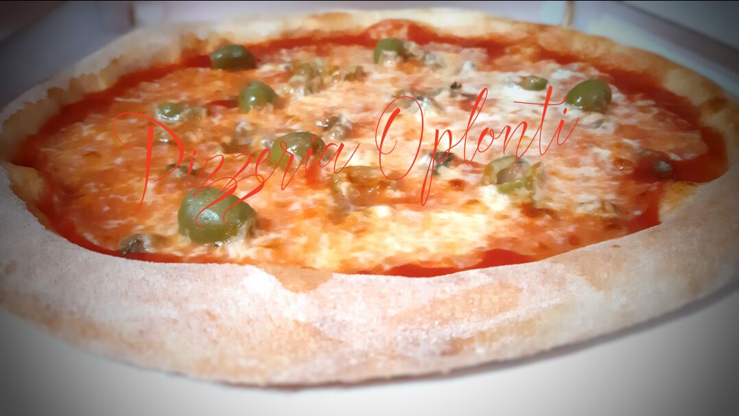 ROMANA pom mozzarella, capperi, acciughe e olive 