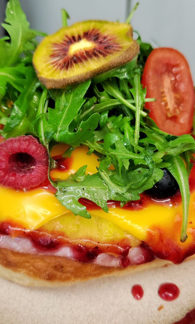 AUSZOGNE MIT ANANAS & SCHINKEN