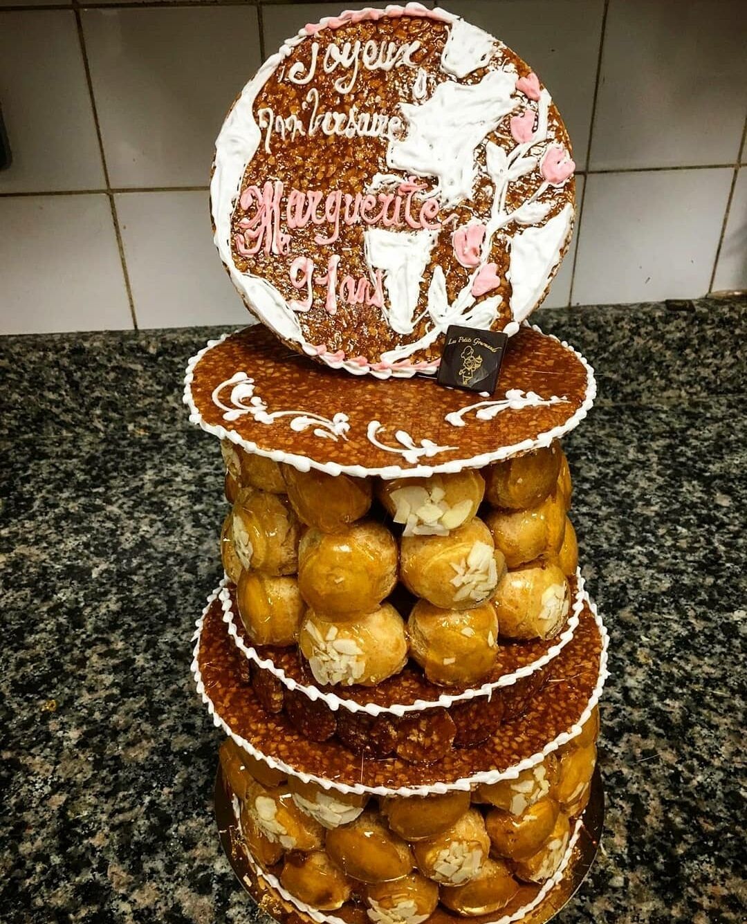 Pièce montée étage