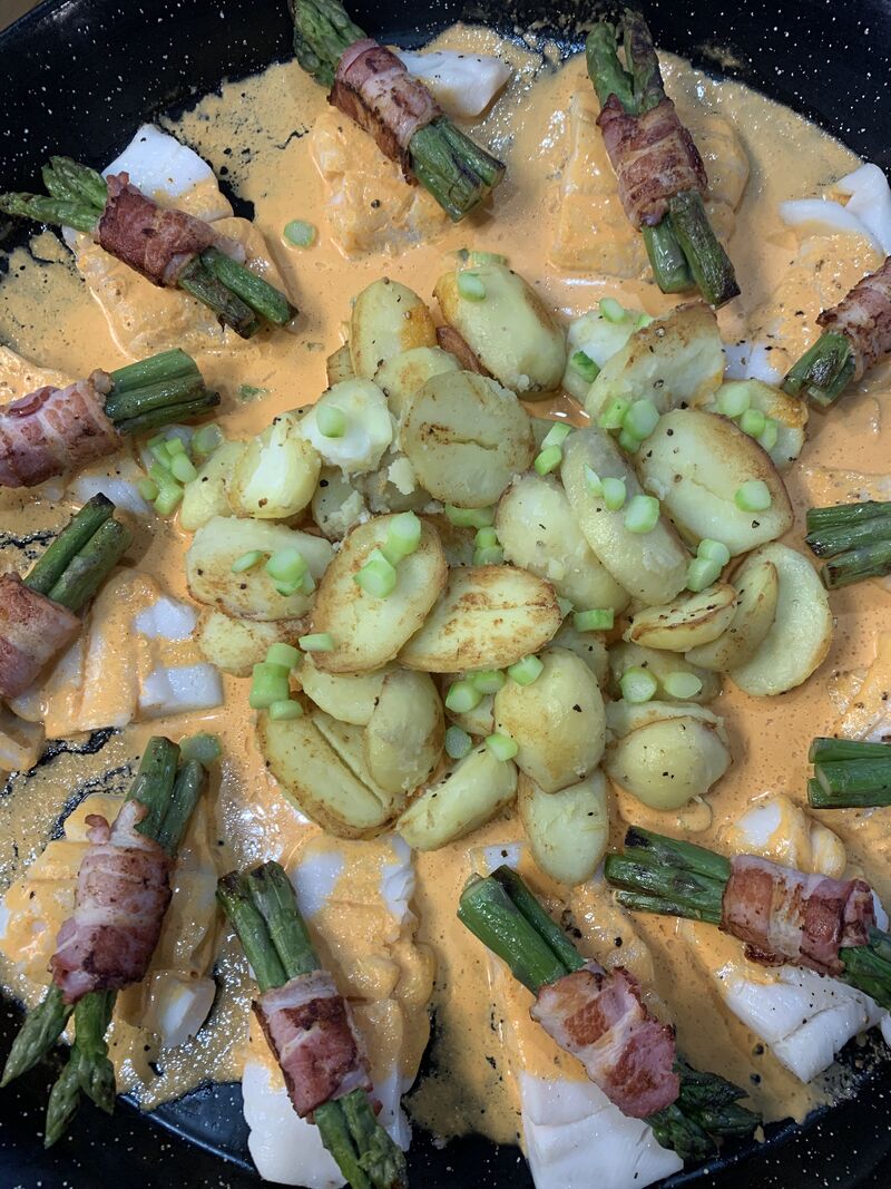 Pacé de Flétan au asperge verte et pommes persillées