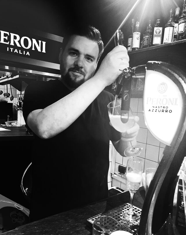 Właściciel restauracji - Vlad