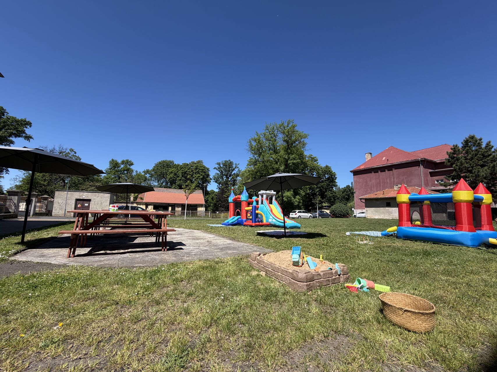 Náš mini venkovní LUNAPARK