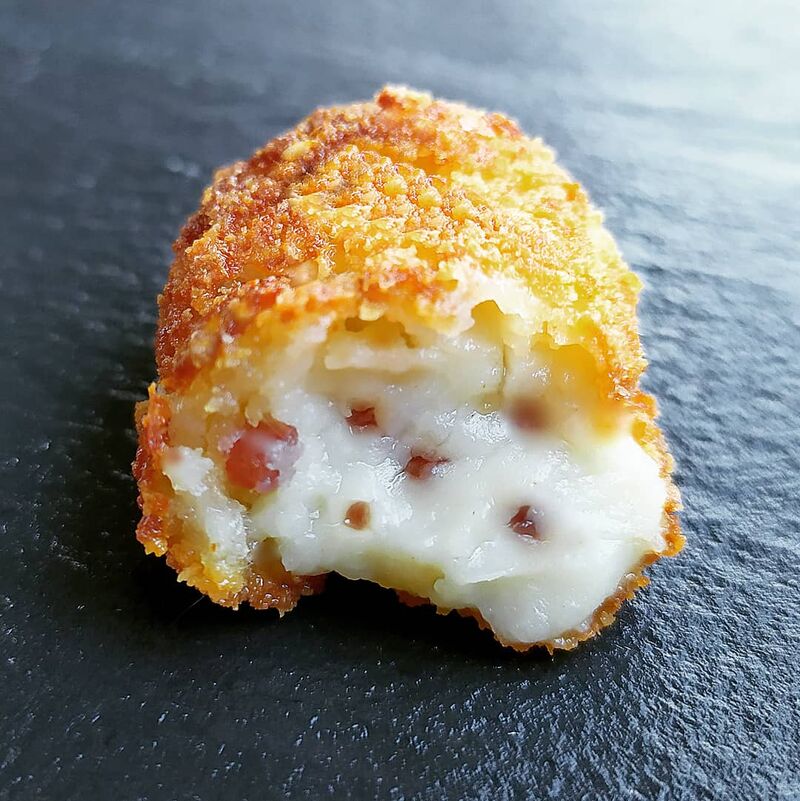 CROQUETAS DE JAMÓN. Cajas de 12 unidades (700 gr. aproximadamente) (producto congelado)