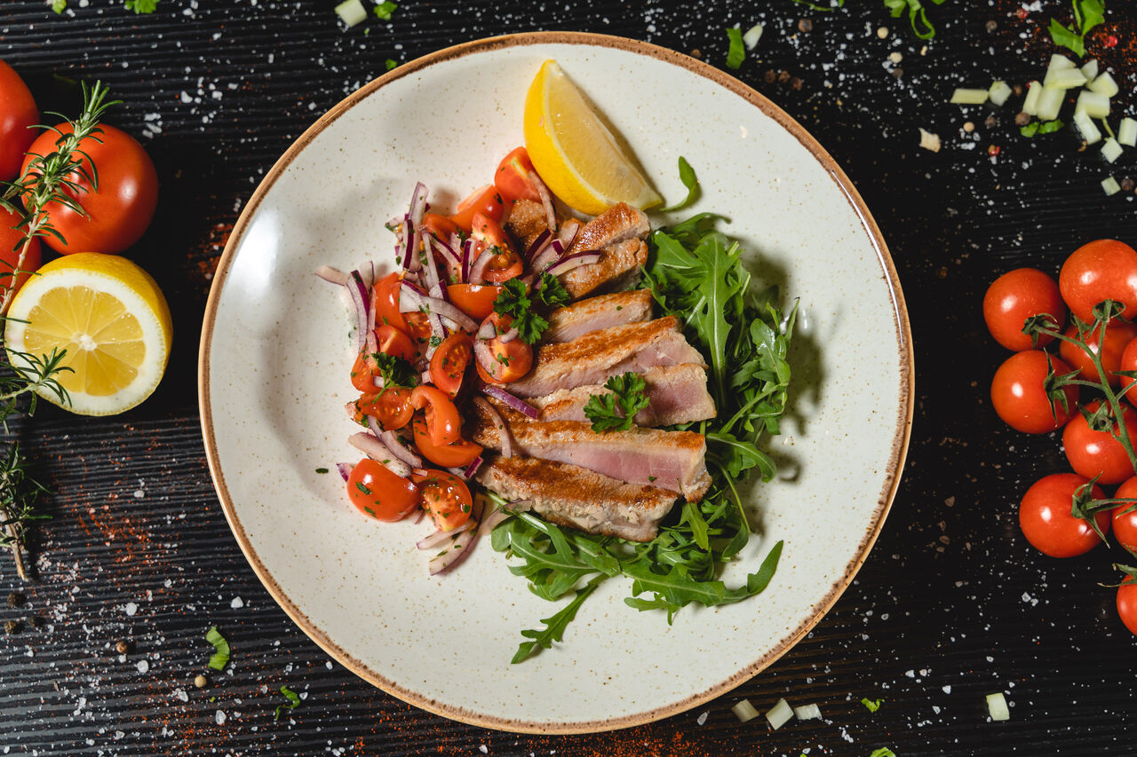 Salata od tune s limunom i kaparima