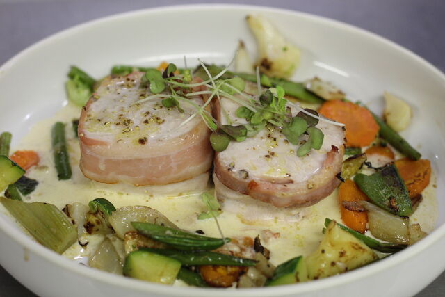 Espadon Rôti au Lard, Légumes Croquant