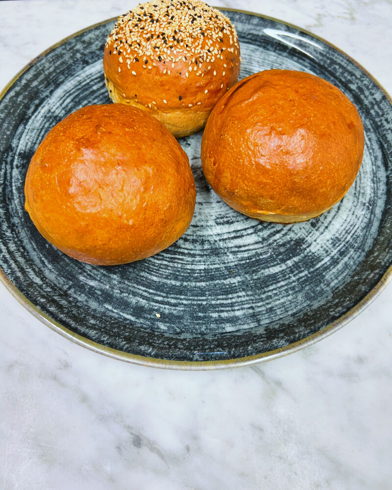 Pane fatto in casa per i nostri burger 
