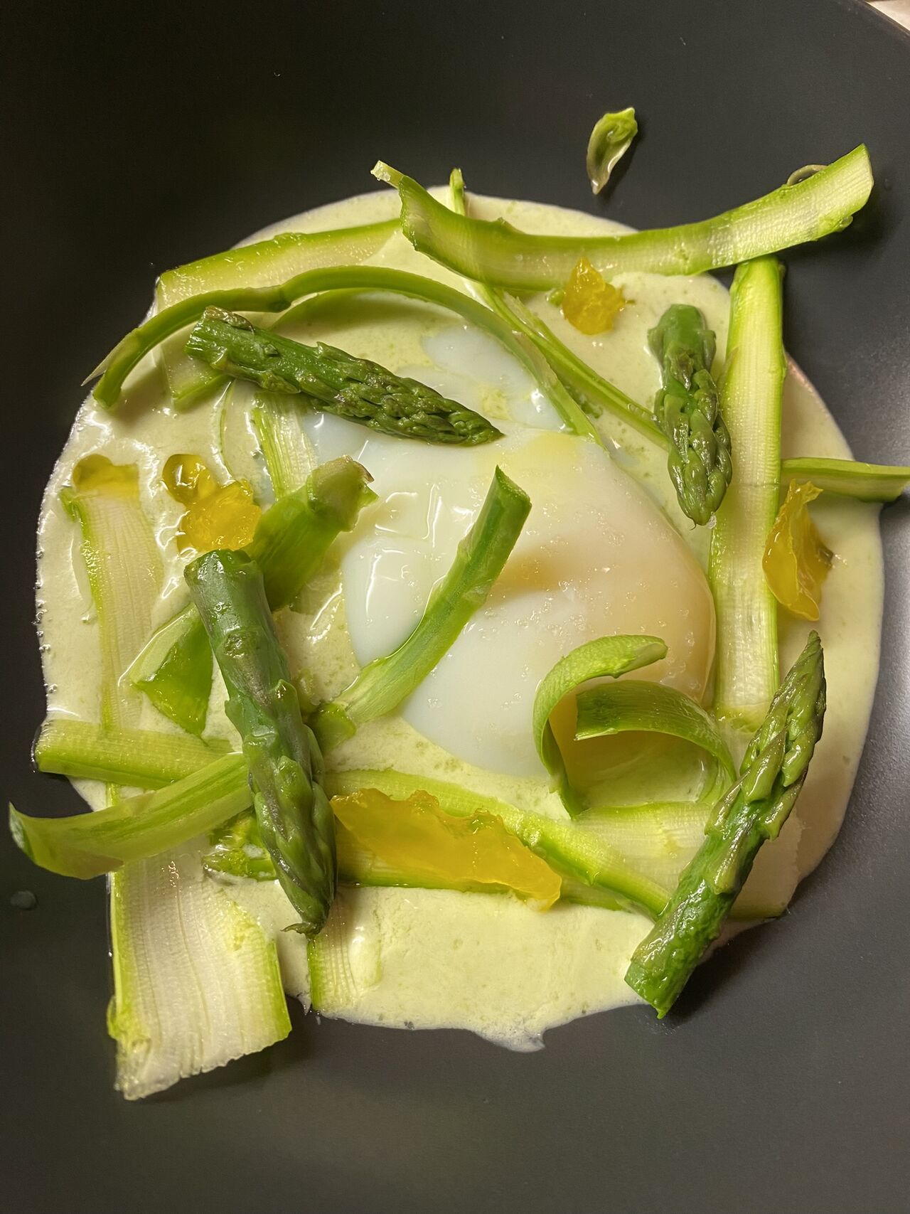 Œuf parfait asperges et coco