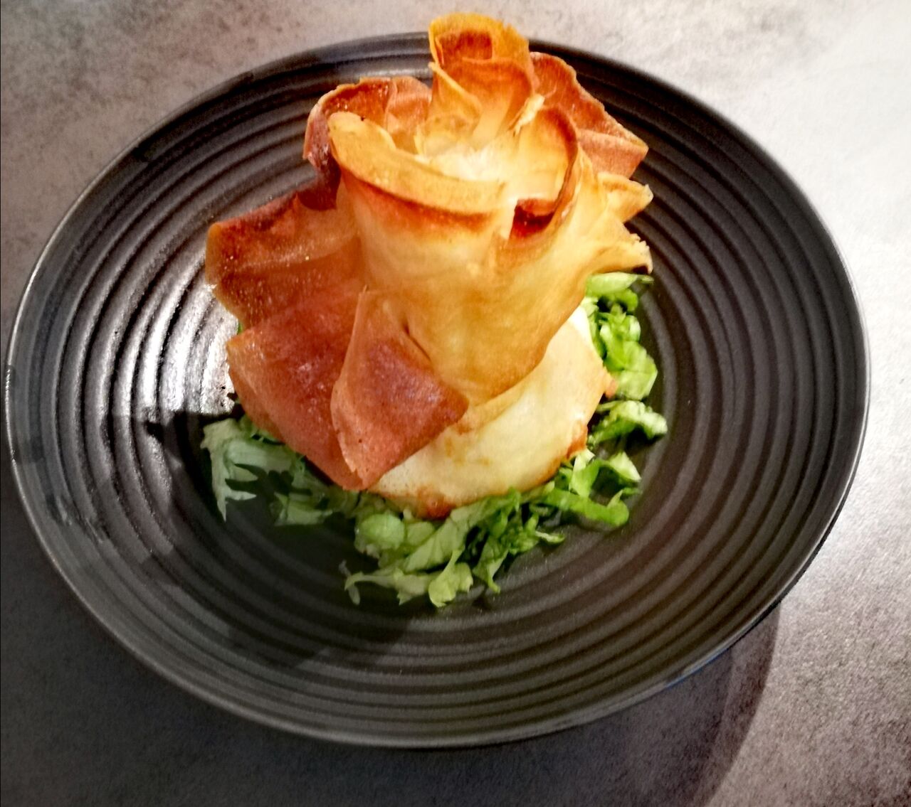 Rose brick au thon, fromage frais et ciboulette