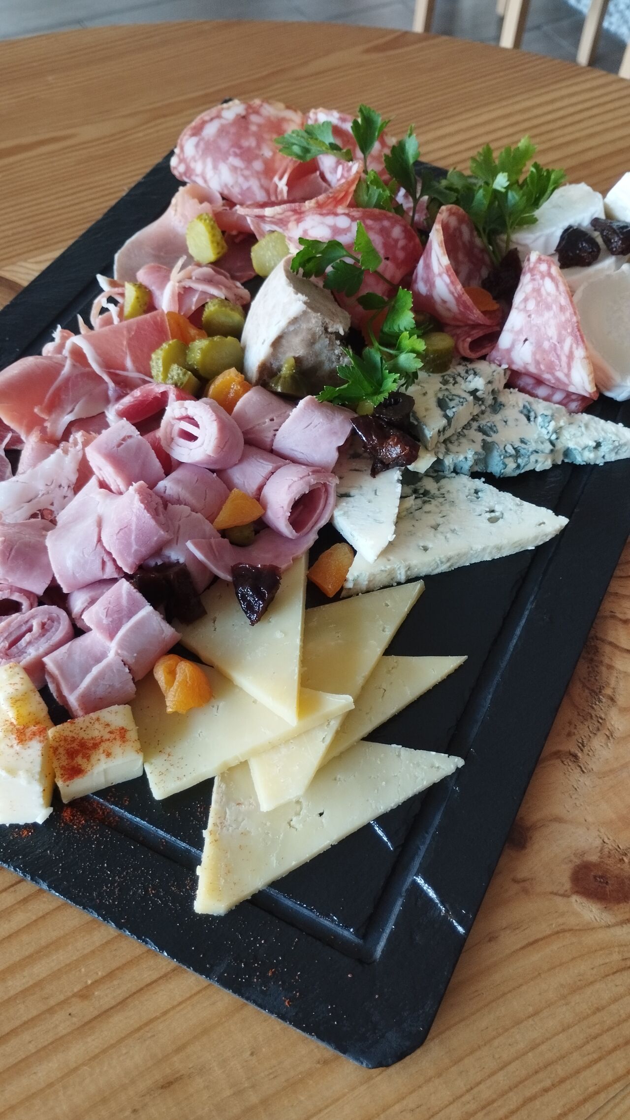 Planche de charcuteries et de fromages