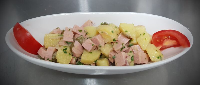 Salade de pommes de terre et cervelas
