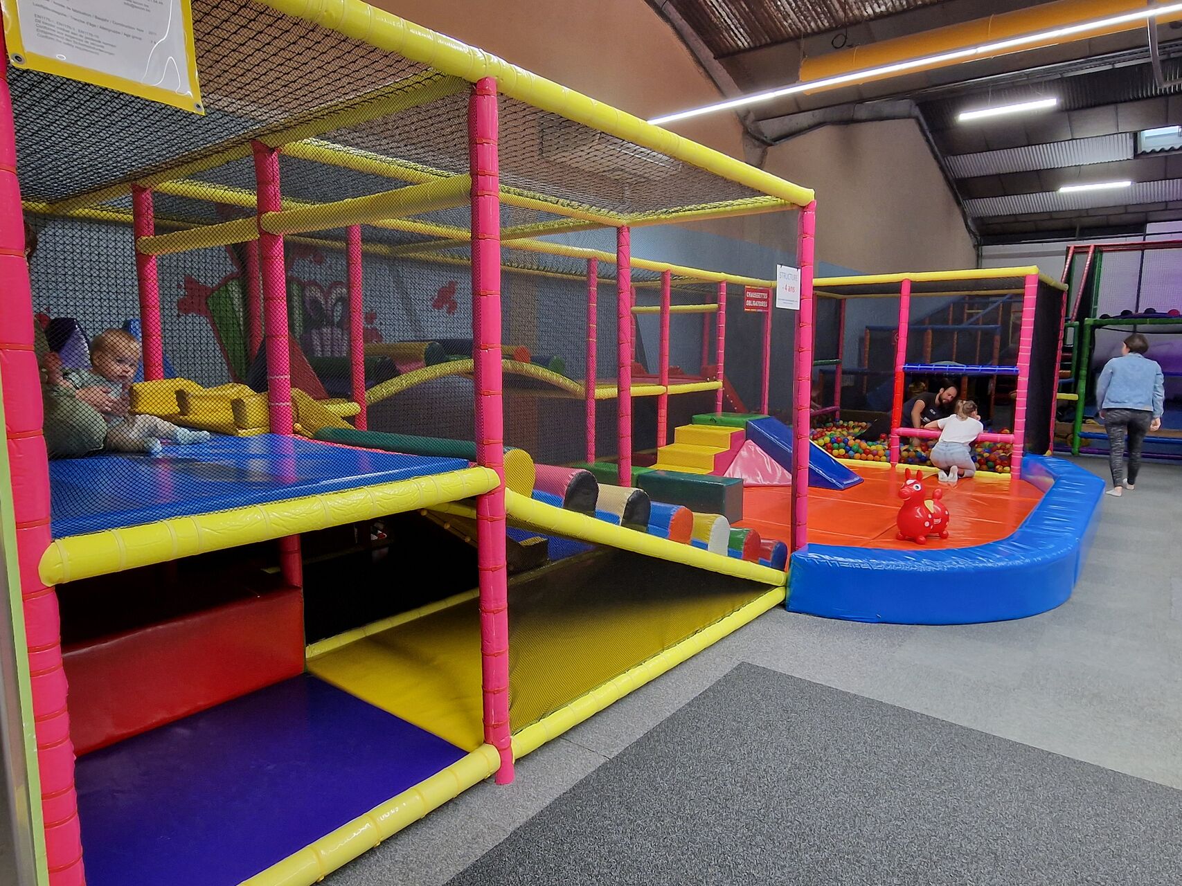 POUR LES CHERUBINS (-4 ans) / NOTRE ESPACE BABY