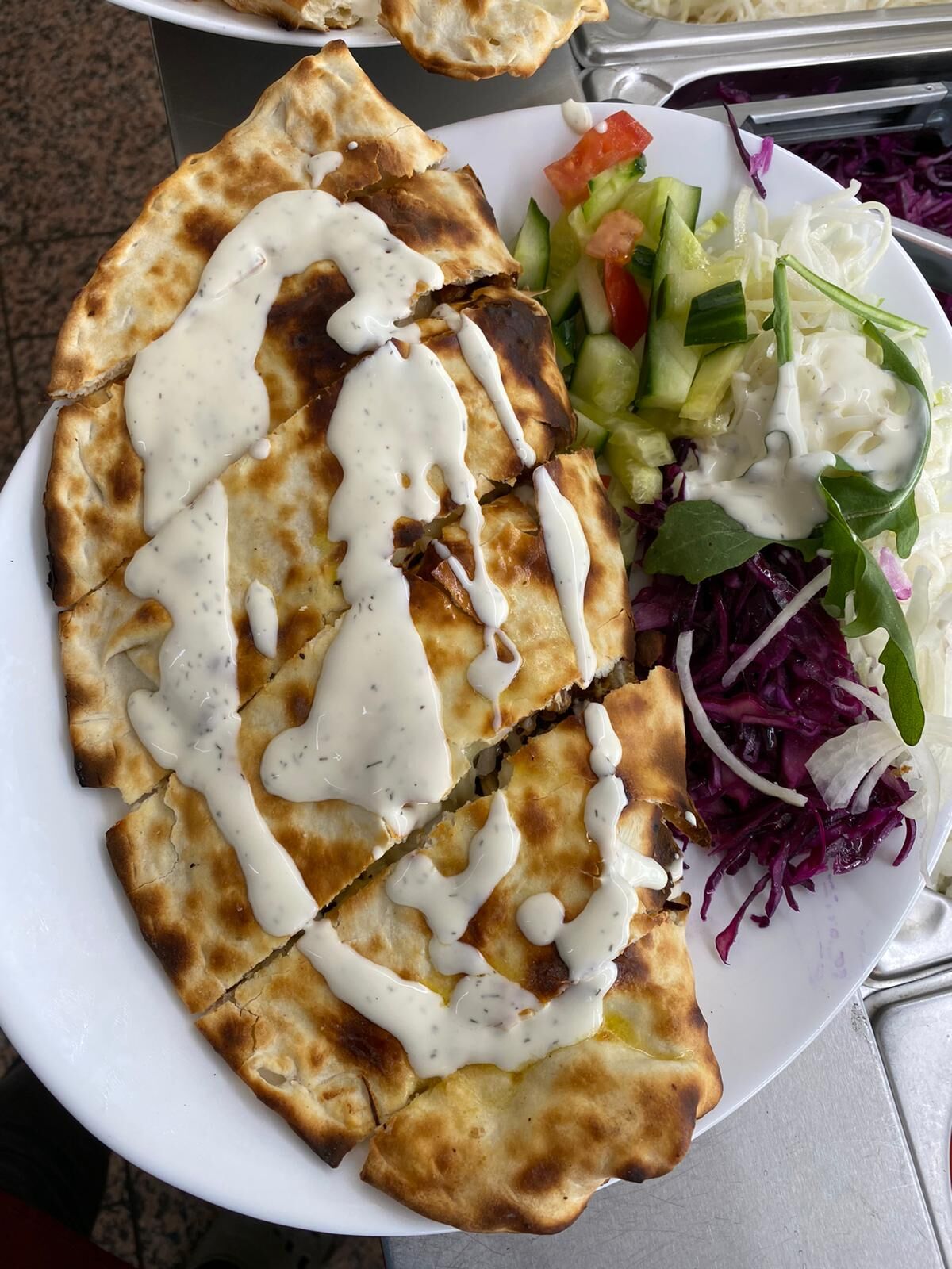 Calzone-Döner mit Salat 