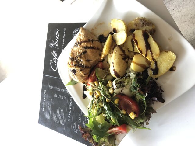 Tagesgericht: Hähnchenbrustfilet mit Kartoffeln