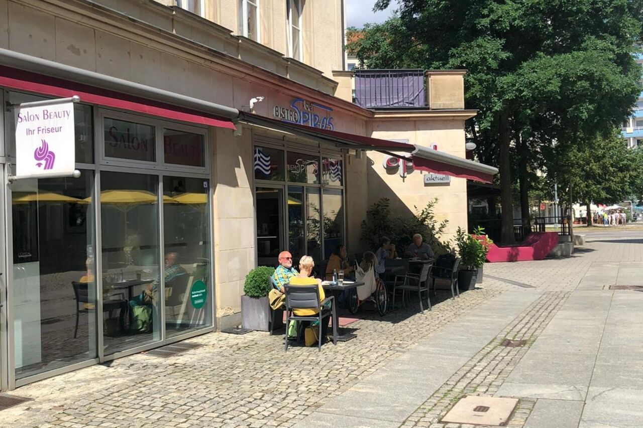 Genießen Sie das Bistro bei Spiros nicht nur vor Ort...