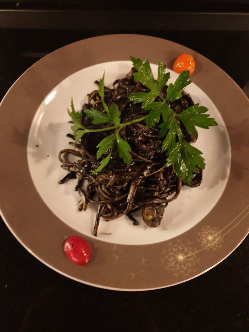 Linguine à l'encre de seiche