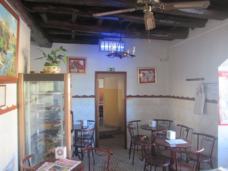 Venha tomar o seu brunch na pastelaria Nabão