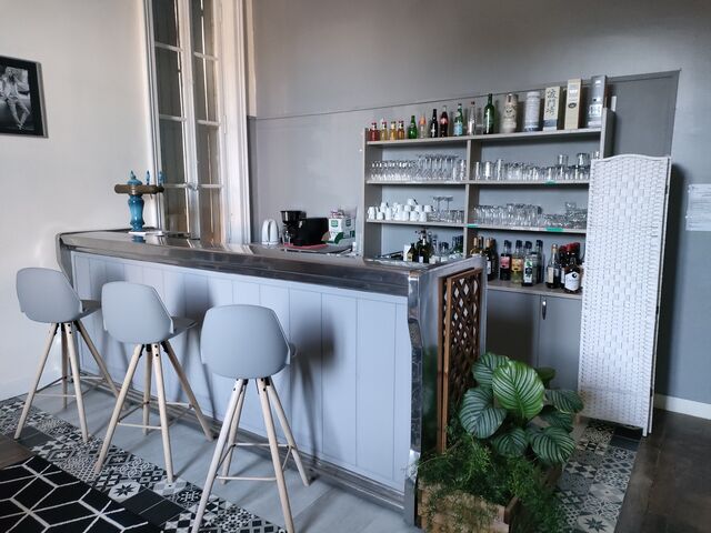 Bar au château de Puybelliard