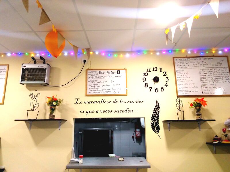 Ampliamos nuestro horario, viernes y sábados de 20-23h en tienda y con servicio a domicilio ??☎️917525985.