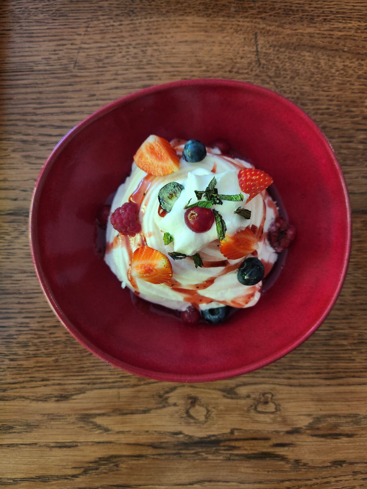 Pavlova aux fruits rouges