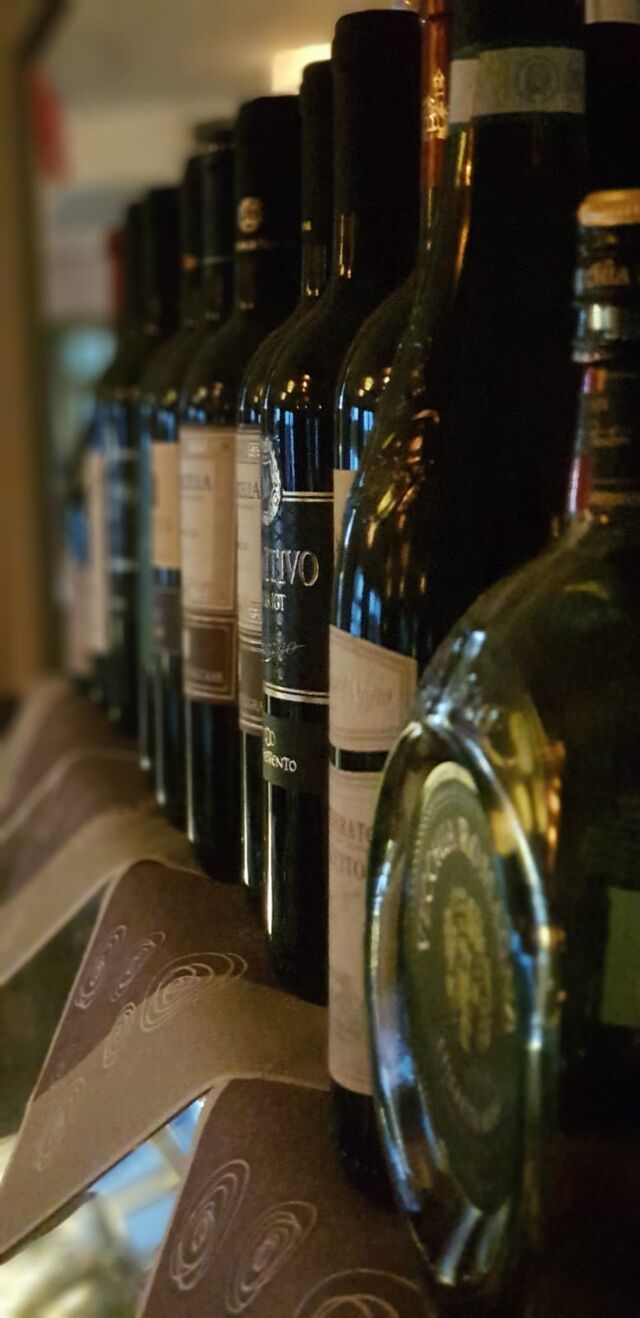 Große Auswahl an köstlichen Weinen