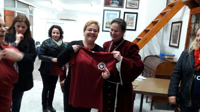  Podéis conseguir pulseras a 1€ muy semanasanteras para la restauración de la Virgen de las Angustias a la que estamos unidas.