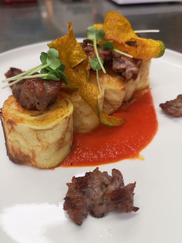 Panzerotto, zucca, pomodo, salsiccia 