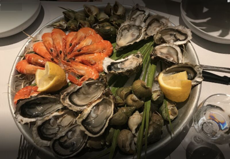 Plateau de fruits de mer, sur place ou à emporter.