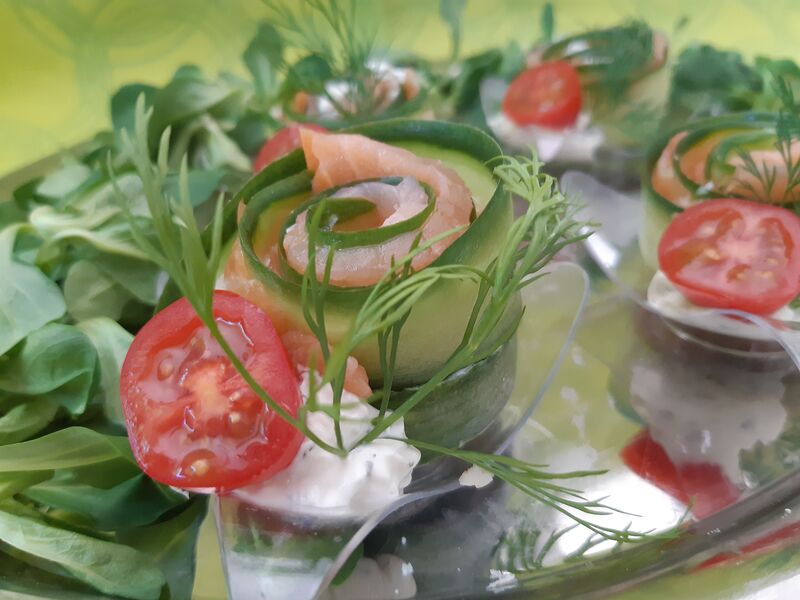 Finger-Food Lachsröllchen