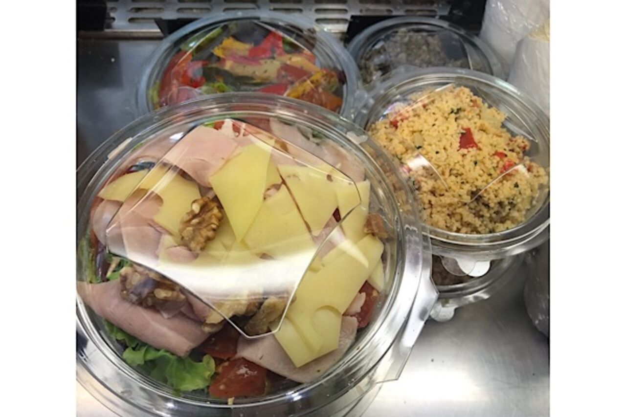 Nous proposons des salades fraîches