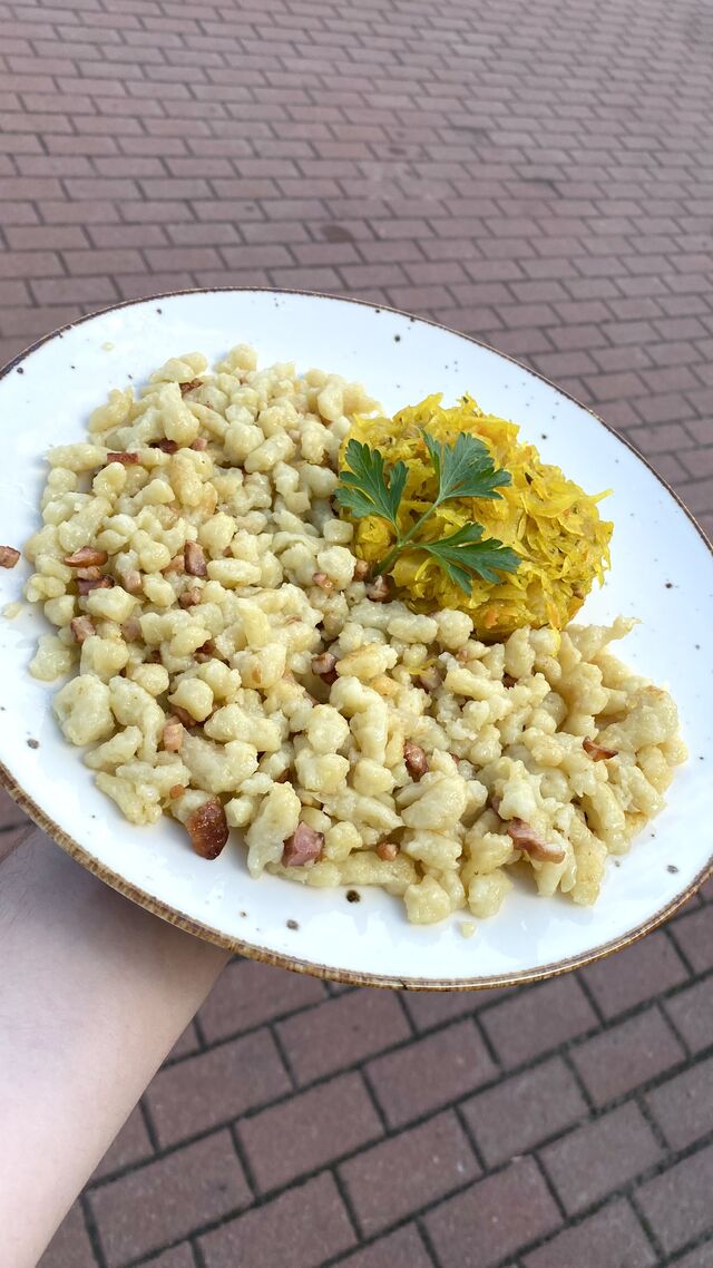 Kluski szare z kapustą zasmażaną 