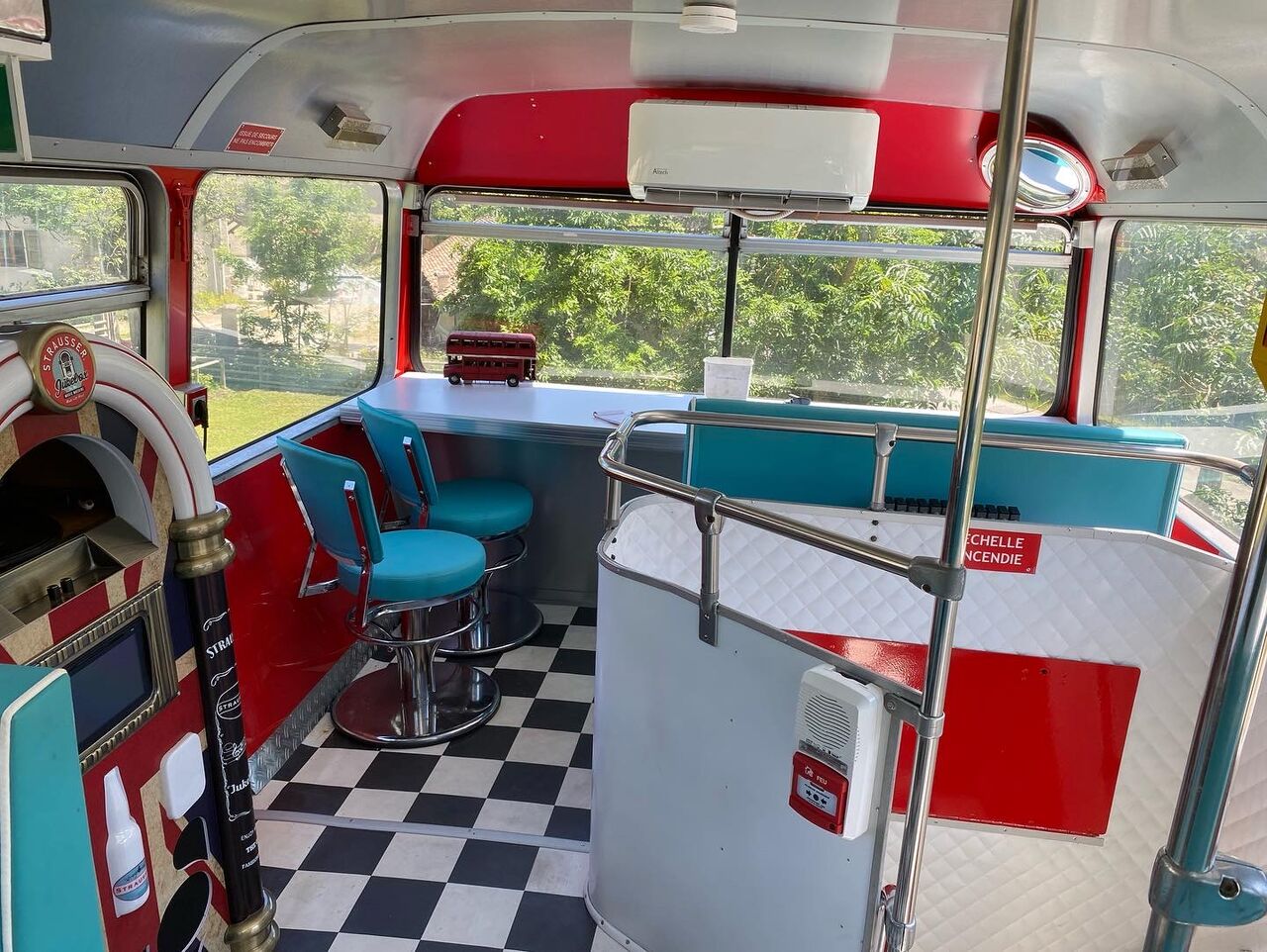 la salle du bus à l'étage