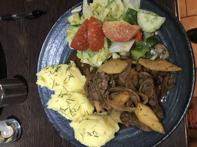 Geflügelleber mit Kartoffelpüree 